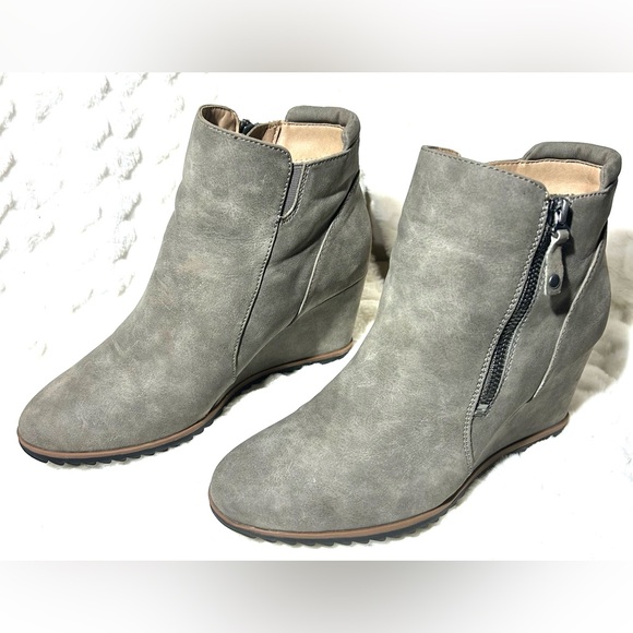 Naturalizer Shoes - Soul Naturalizer Haley Gray zipper wedge heel Ankle Booties size 7.5 Wide